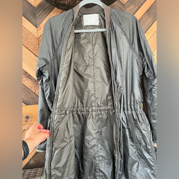 Athleta SUMMIT PIRMALOFT SHELL DARK OLIVE GREEN Size Small Jacket - Picture 4 of 13